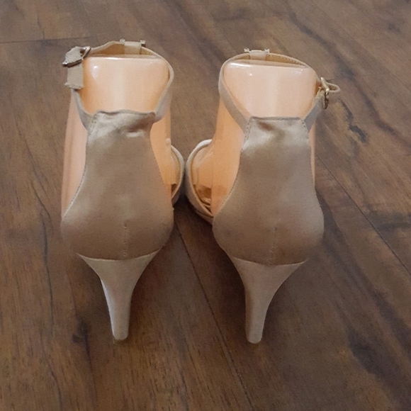 Badgley Mischka Beige Romance T Strap Rhinestone Sculpted Wedges - Picture 8 of 11